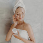 Prečo sa oplatí pravidelne používať krémy na tvár?