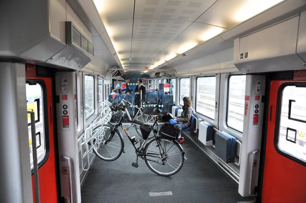 Preprava bicykla vo vlaku verzus preprava automobilom